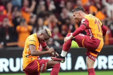 هاتريك أوسيمين وهدف موراتا.. جالطة سراي يعزز صدارته للدوري التركي